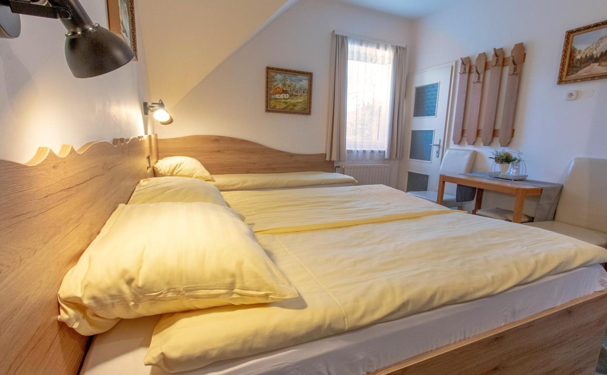 Хостел Mama'S House Церклє-на-Горенськем Екстер'єр фото