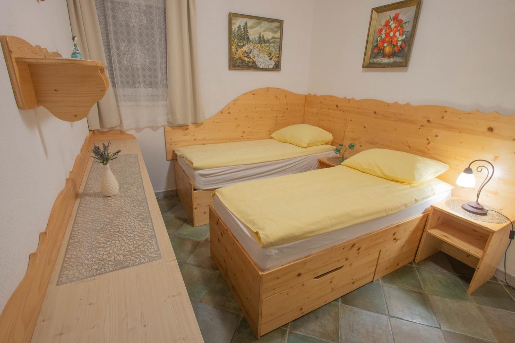 Хостел Mama'S House Церклє-на-Горенськем Екстер'єр фото