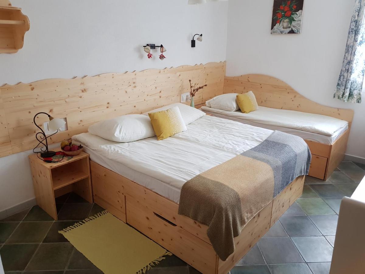Хостел Mama'S House Церклє-на-Горенськем Екстер'єр фото